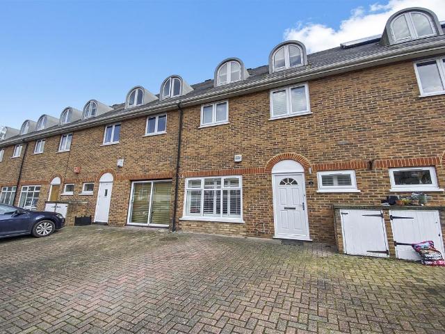 Royal Victor Place, Victoria Park E3, 1 bed flat to rent, £2,350 pcm | PrimeLocation