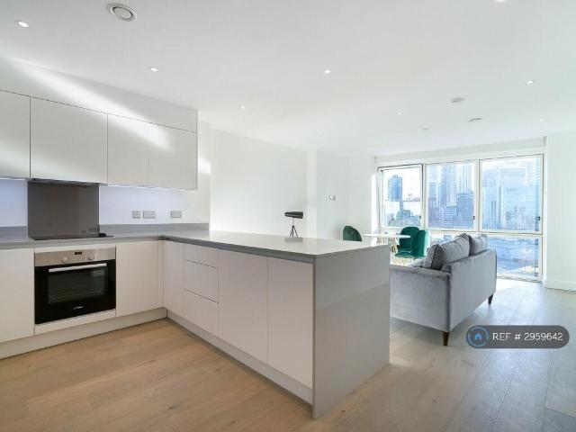 Royal Captain Court, London, E14 1 bed flat to rent £2,295 pcm £530 pw