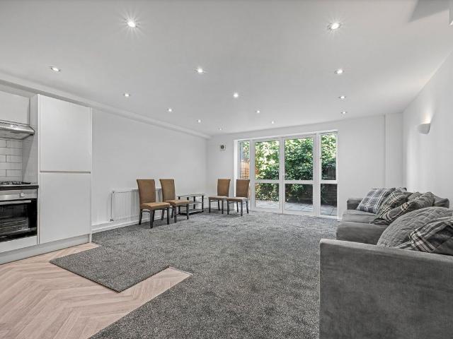 Royal College Street, Camden NW1, 3 bed flat to rent, £4,100 pcm | PrimeLocation