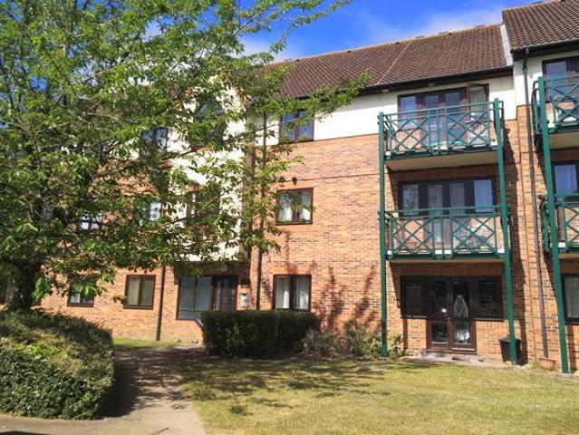 Royal Court, Upton Court Road. 1 bed flat to rent £1,100 pcm £254 pw