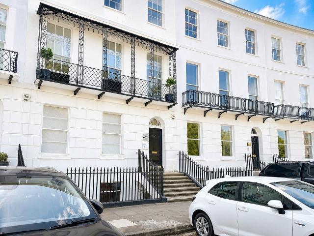 Royal Crescent, Cheltenham, Gloucestershire GL50, 2 bed flat to rent, £850 pcm | PrimeLocation