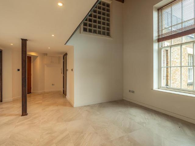Royal Drive, London, N11 3FS, United Kingdom | 2 bed duplex for rent #127639772 | Rentberry