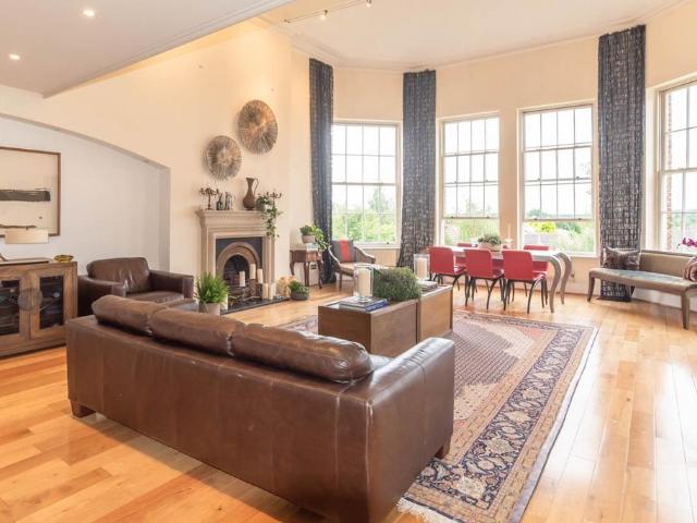 Royal Drive, London, N11 3FS, United Kingdom | 3 bed duplex for rent #116538801 | Rentberry
