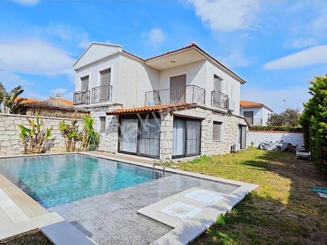 Royal Emlaktan Şifne Bölgesinde Deniz Manzaralı 4+1 Kiralık