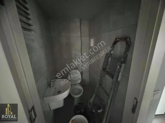 Royal Emlak'tan Kıralık Daıre Atatürk Mahallesı'nde 1 + 1