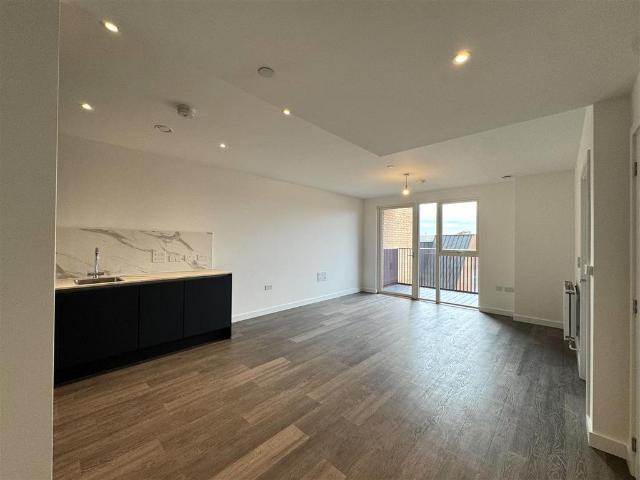 Royal Gateway, 373 Horn Lane, London W3 1 bed apartment to rent £2,185 pcm £504 pw