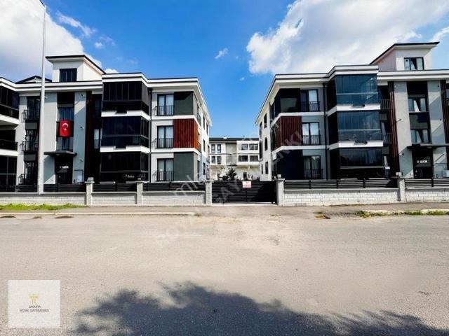 Royal Gayrimenkul'den İki Avm Ortası Görülmeye Değer 3+1 Daire