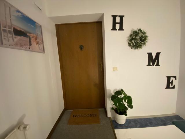 Royal Home – Spacious Apartment Just 5 Minutes from Seepark Lünen!