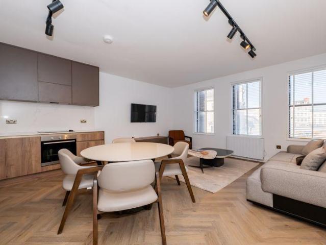 Royal House LE1 5BP Studio to rent £1,050 pcm £242 pw
