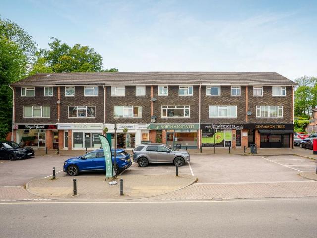 Royal Hunt House, Ascot 3 bed maisonette to rent £1,800 pcm £415 pw