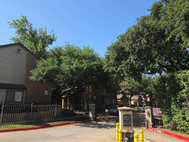 Royal Ln Apt 1203