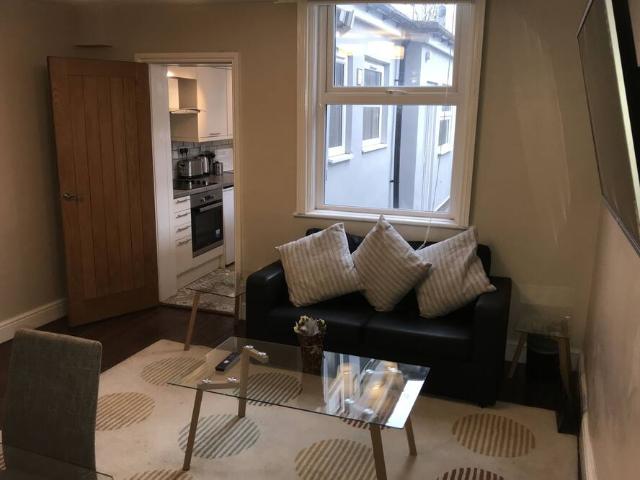 Royal Mail, Dudley Road, Birmingham, B18 7QN, United Kingdom | 1 bed townhouse for rent #97177255 | Rentberry