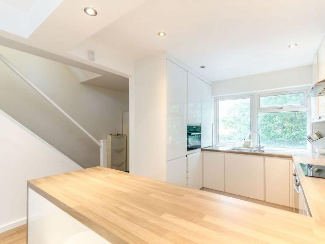 Royal Mint Street, Tower Hill, London E1, 2 bed maisonette to rent, £2,925 pcm | PrimeLocation