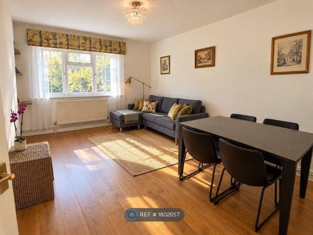 Royal Oak Court, London N1, 2 bed flat to rent, £2,600 pcm | PrimeLocation