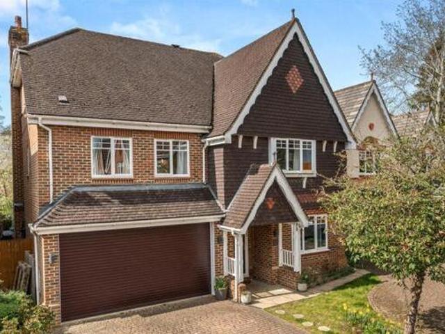Royal Oak Drive, Crowthorne, 5 Bedroom Detached
