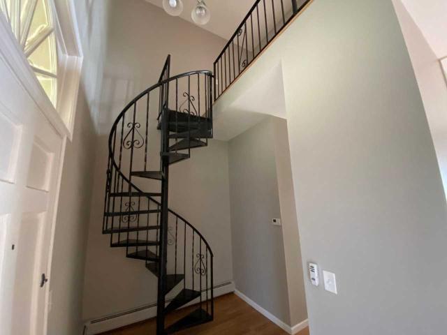 Royal Oak Estates 1 Bedroom Apartment for Rent at 1105 N Stephenson Hwy, Royal Oak, MI 48067