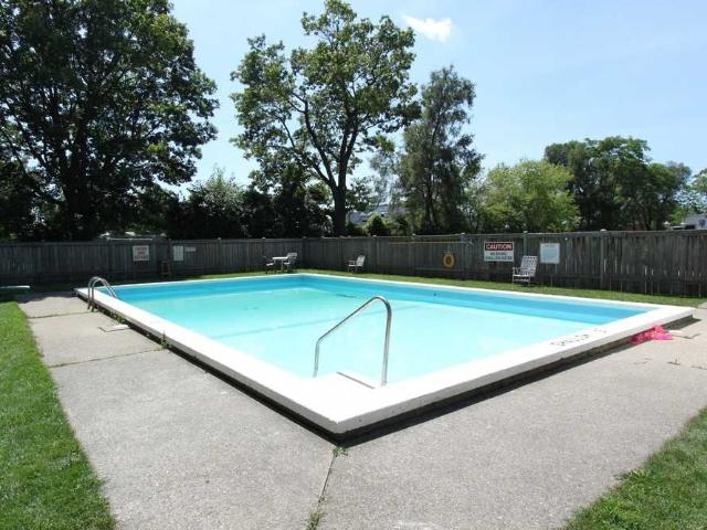 Royal Oak Towers 1 Bedroom Apartment for Rent at 501 Errol Rd W, Sarnia, ON N7V 4H1 Rosedale