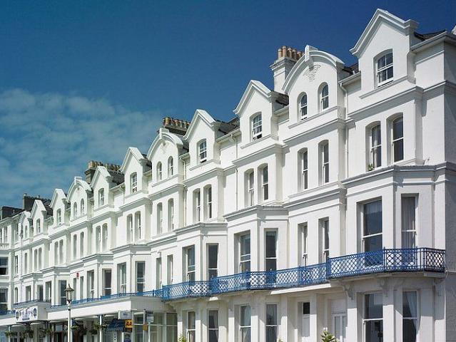 Royal Parade, Eastbourne Furnished En Suite Studio, 215 Sq Ft, Seafront BN22, Studio to rent, £700 pcm | PrimeLocation