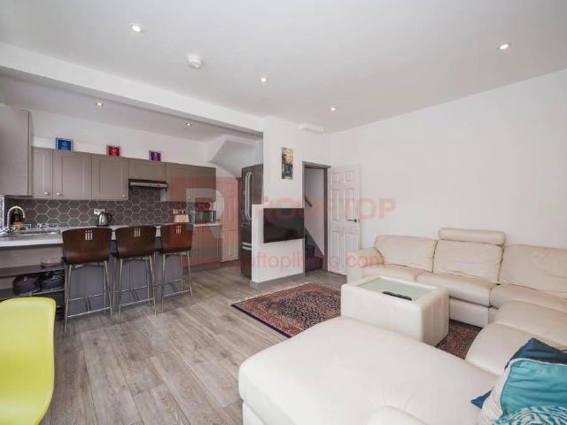 Royal Park Avenue, Leeds LS6 5 bed house to rent £3,727 pcm £860 pw