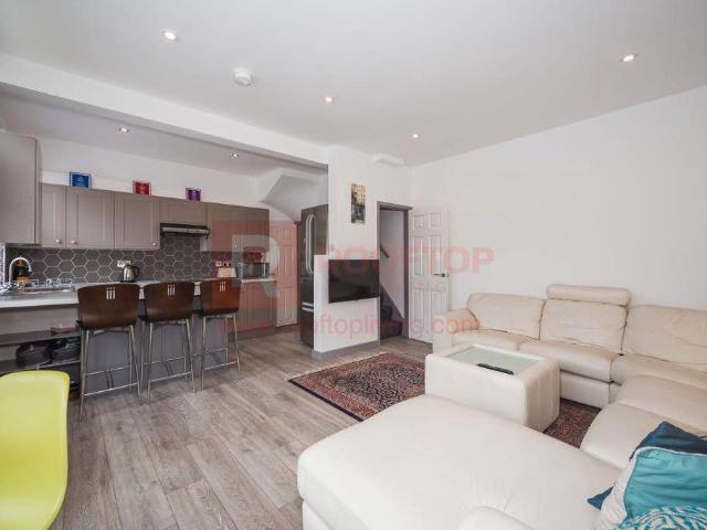 Royal Park Avenue, Leeds LS6, 5 bed shared accommodation to rent, £3,726 pppm | PrimeLocation