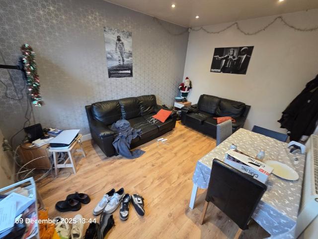 Royal Park Grove, Leeds LS6, 5 bed terraced house to rent, £2,063 pcm | PrimeLocation
