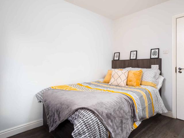 Royal Park Leeds Student Accommodation | Amber
