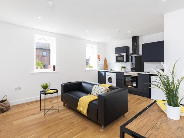 Royal Park Road, Leeds LS6 2 bed flat to rent £1,517 pcm £350 pw