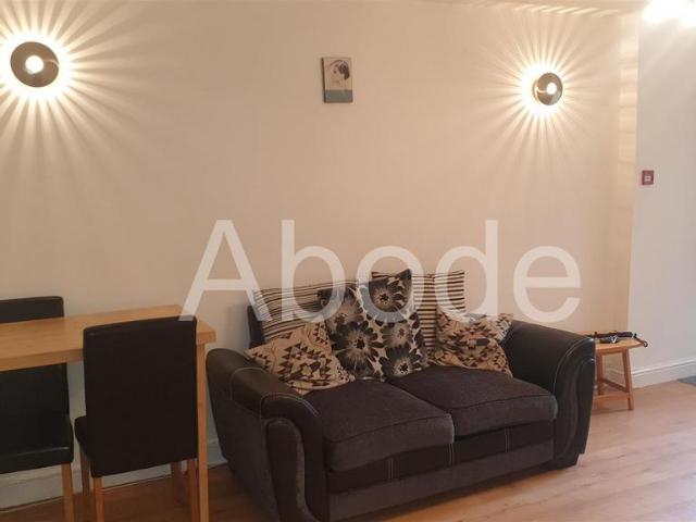 Royal Park Terrace, Hyde Park, Leeds 1 bed flat to rent £1,040 pcm £240 pw