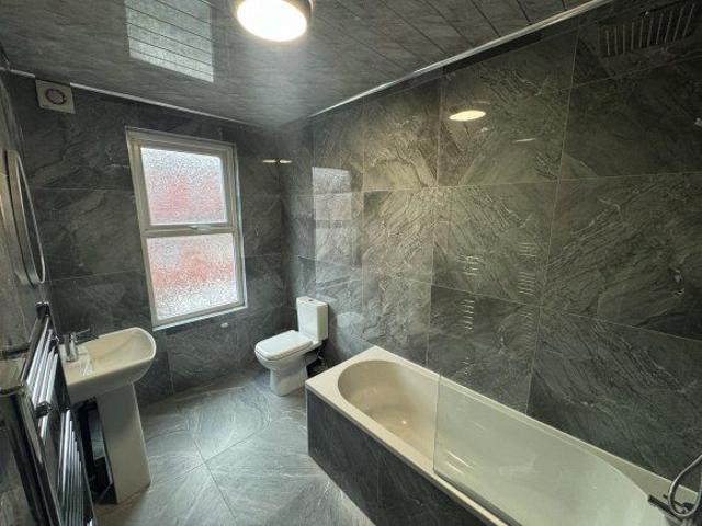 Royal Park Terrace, Leeds LS6, 2 bed shared accommodation to rent, £758 pppm | PrimeLocation
