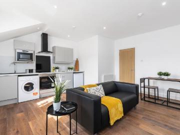 Royal Park Works. 36 Royal Park Road. 2 bed house to rent £1,517 pcm £350 pw
