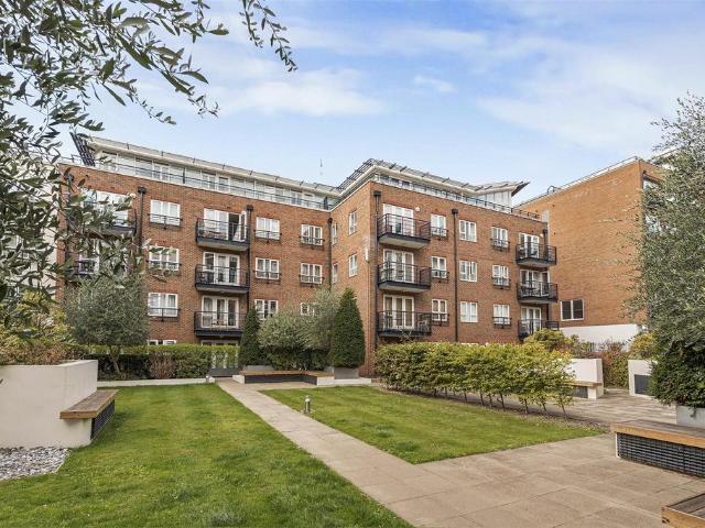 Royal Quarter, Seven Kings Way. 1 bed flat to rent £1,725 pcm £398 pw