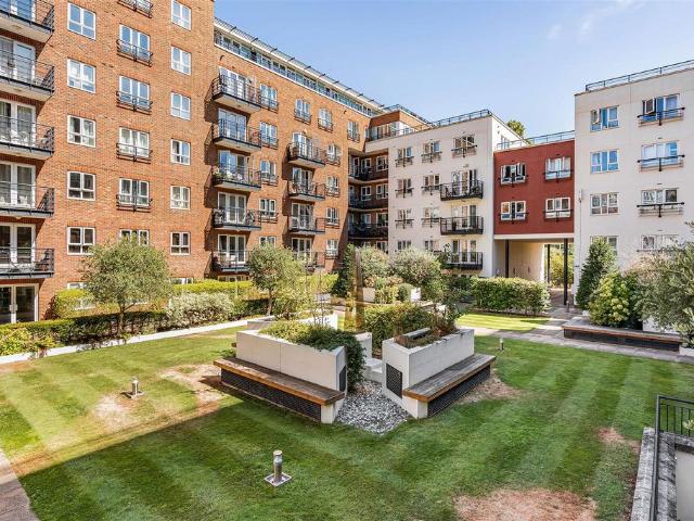 Royal Quarter, Seven Kings Way. 1 bed flat to rent £1,800 pcm £415 pw