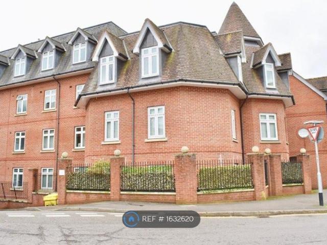 Royal Swan Quarter, Leatherhead KT22, 2 bed flat to rent, £1,875 pcm | PrimeLocation