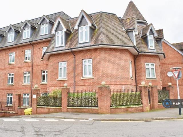 Royal Swan Quarter, Leatherhead, KT22 2 bed flat to rent £1,875 pcm £433 pw
