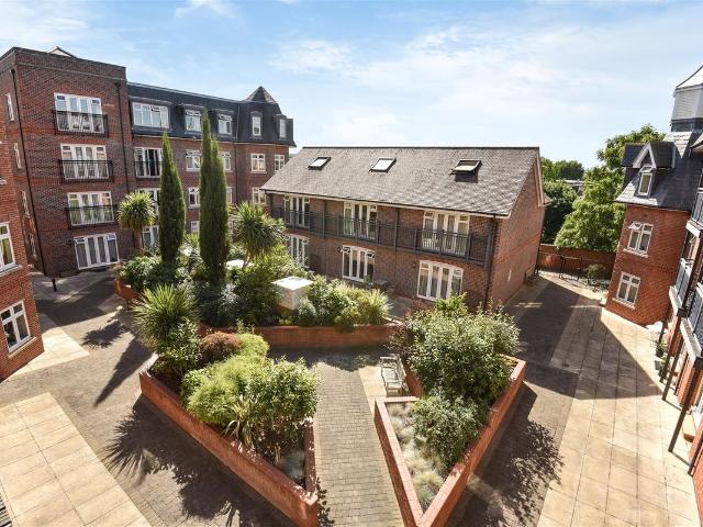 Royal Swan Quarter, Leret Way KT22, 2 bed flat to rent, £1,750 pcm | PrimeLocation