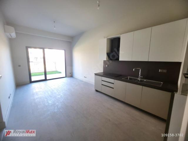 ROYALMAX'DAN DAP YENİ LEVENT HAVUZ MANZARALI 1+1 69 M DAİRE