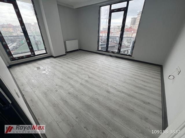 ROYALMAX'DAN FIRSAT SİTE'DE METRO TRAMWAY YAKINI 2+1 85M DAİRE