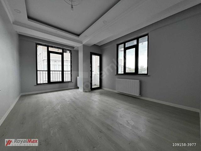 ROYALMAX'DAN MERKEZ'DE ANA CADDE ÜZERİ 3+2 160 M DUBLEX