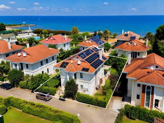 Royal'den Akasya Konaklarında Satılık İçi Lüx Yapım Villa