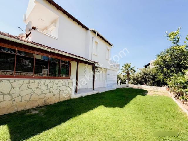 Royalden Alaçatıda 3+1 Müstakil Bahçeli Eşyalı Villa