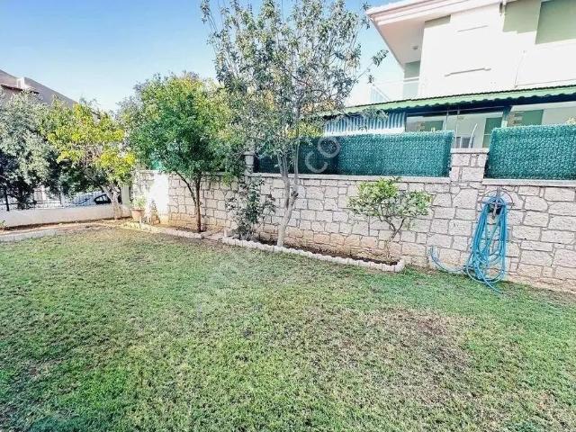 Royalden Alaçatıda 3+1 Müstakil Bahçeli Eşyalı Villa