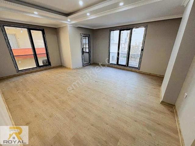 Royal'den Cumhuriyet Mah'de 2+1 Kullanışlı Ara Kat Daire