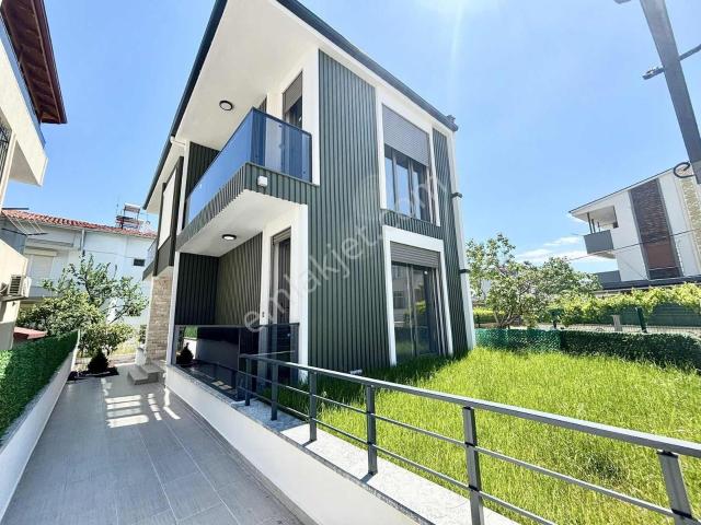Royal'den Güre'de Denize 50 Adım Full Kredili 3+1 Sıfır Villa