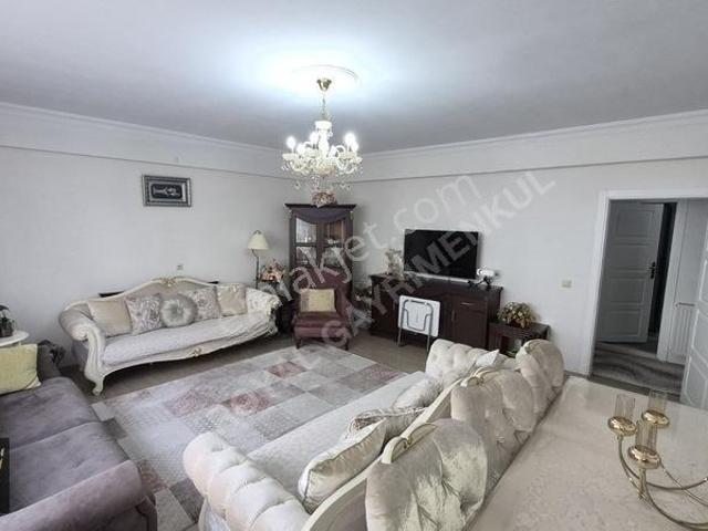 Royal'den Merkezde Kullanışlı,geniş 3+1 Satılık Daire