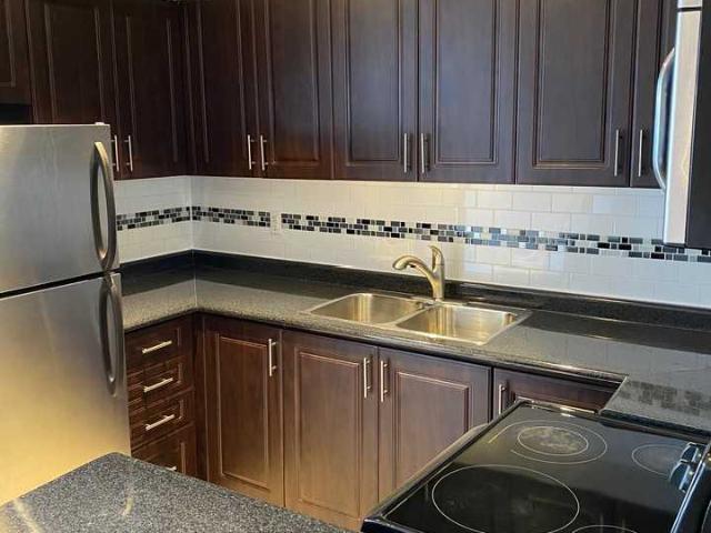 Royale Apartments Studio Apartment for Rent at 368 Eglinton Ave E, Toronto, ON M4P 1L9 North Toronto