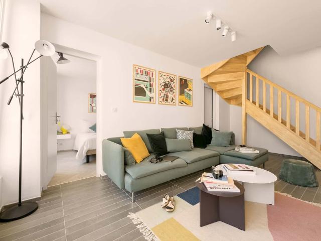 Royale Private Studio 10