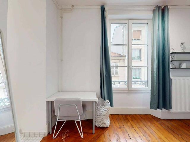 Royale Private Studio 11