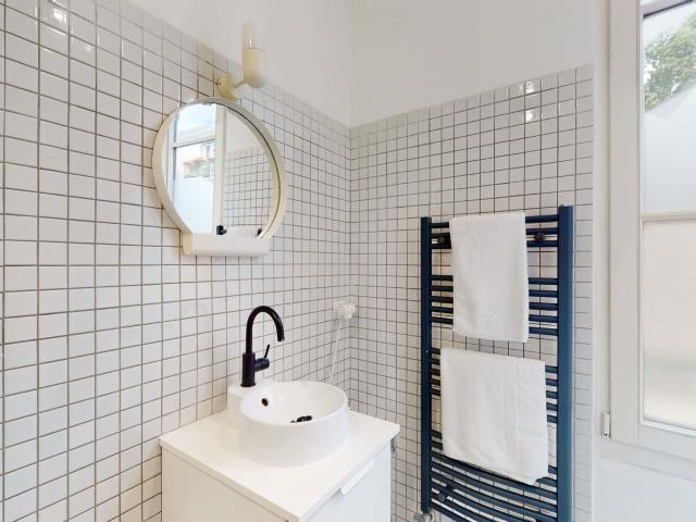 Royale Private Studio 12