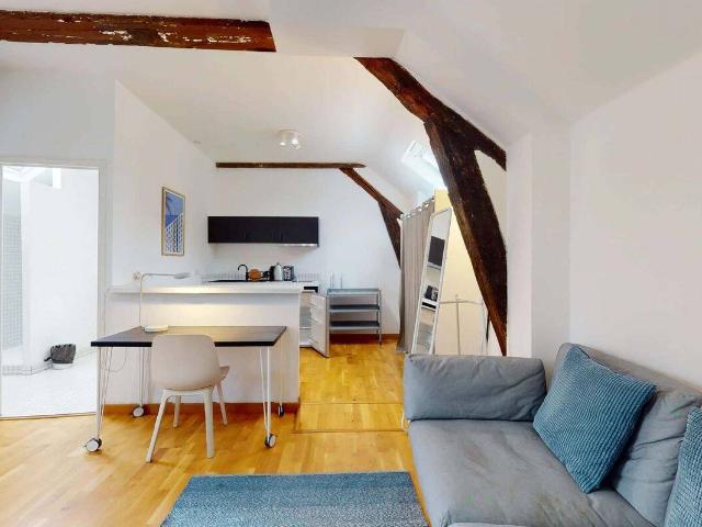 Royale Private Studio 5