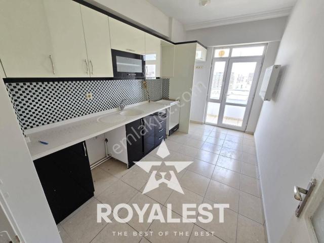 Royalest'ten Tramvay'a Sıfır, Arakat, Yeni Boyalı 3+1 Kiralık